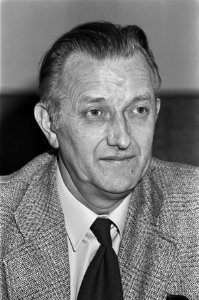 P. de Vreeze (werknemersvoorzitter soc. bond bouwnijverheid), Bestanddeelnr 931-8063