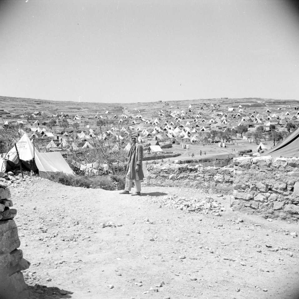 Overzicht van het vluchtelingen kamp Jalazoune nabij Ramallah, Bestanddeelnr 255-5737