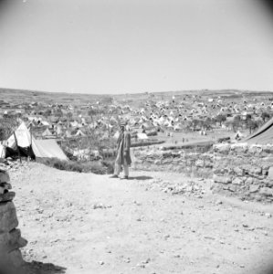 Overzicht van het vluchtelingen kamp Jalazoune nabij Ramallah, Bestanddeelnr 255-5737 photo
