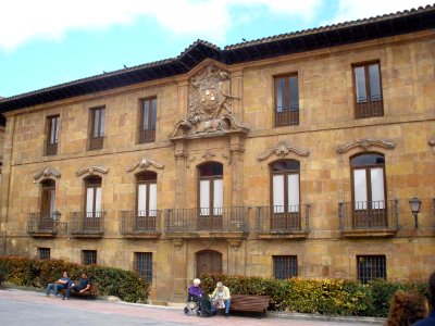 Oviedo - Palacio de Valdecarzana-Heredia 01