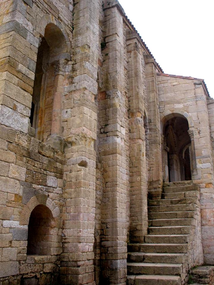 Oviedo - Santa Maria del Naranco 07 photo