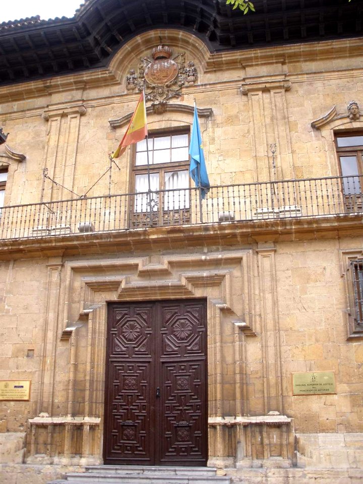 Oviedo - Palacio de los Marqueses de Camposagrado 01