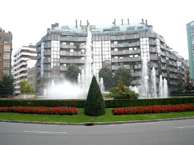 Oviedo - Plaza de América photo