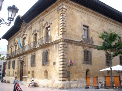 Oviedo - Palacio de los Marqueses de Camposagrado 03