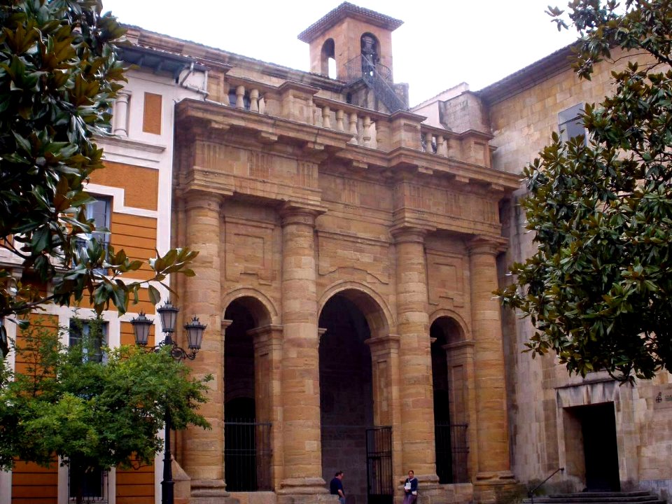 Oviedo - Iglesia del Convento de Santo Domingo 01