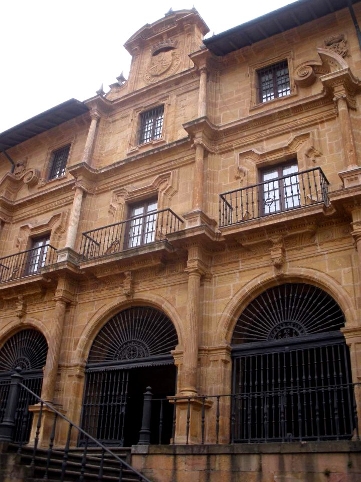 Oviedo - Monasterio de San Pelayo Mártir 02