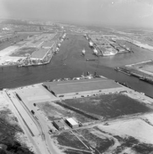 Overzichten, havens, industrie, Bestanddeelnr 250-8718