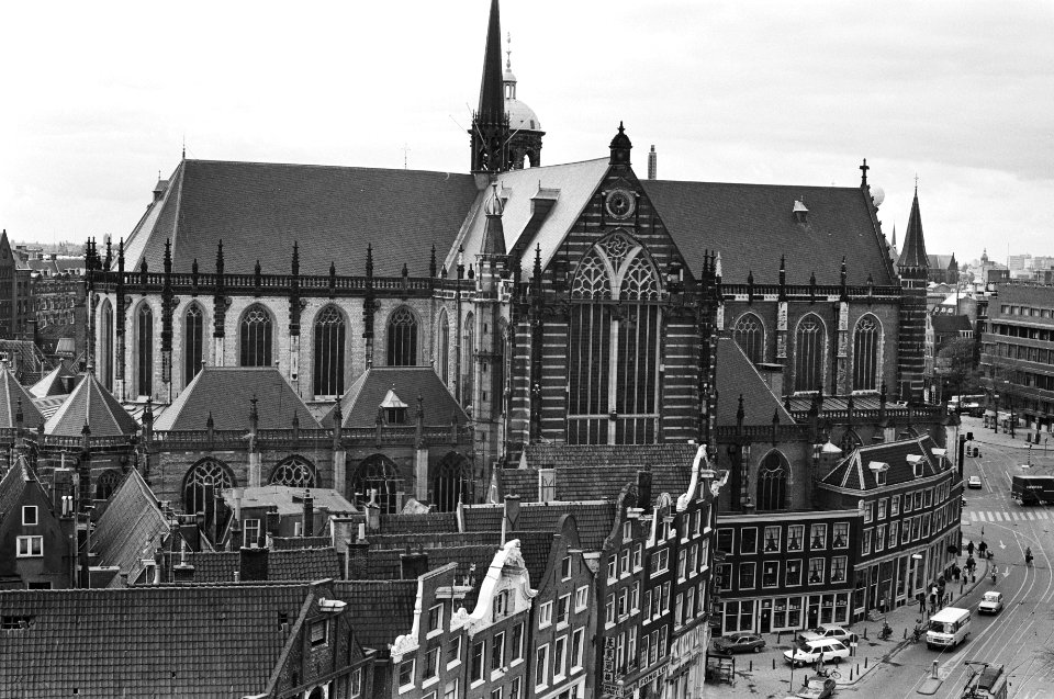 Overzichten Nieuwe Kerk en Paleis op de Dam Nieuwe Kerk , overzicht, Bestanddeelnr 930-7844