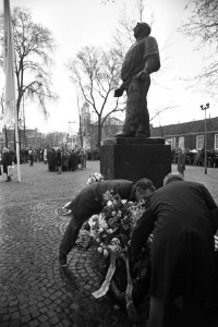 Overzicht van het Jonas Daniël Meijerplein rond de Dokwerker, Bestanddeelnr 929-0469
