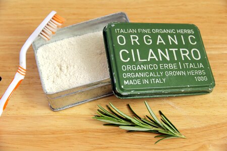 Naturopathy toothpaste diy plants