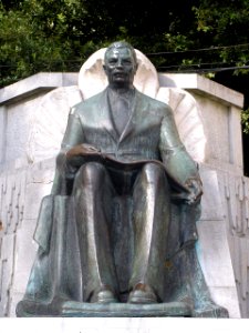 Oviedo - Monumento a José Tartiere
