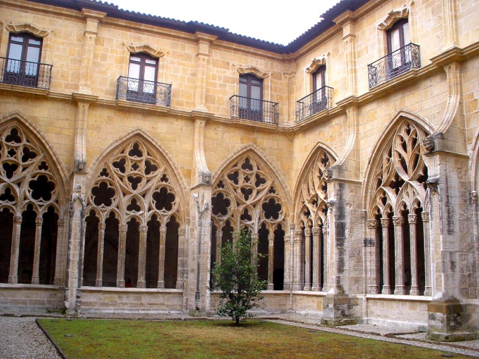 Oviedo - Catedral, claustro 04