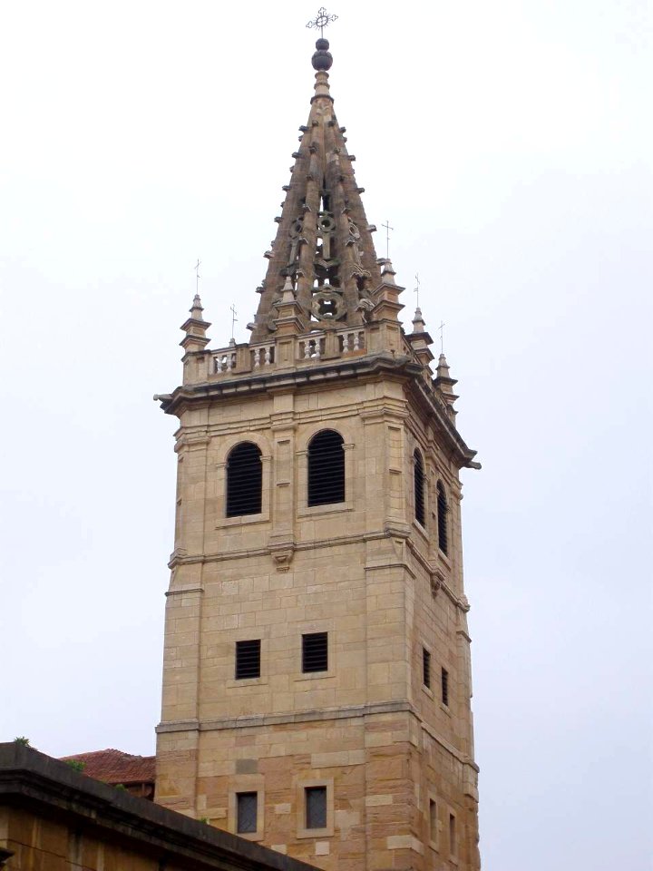 Oviedo - Monasterio de San Pelayo Mártir 03