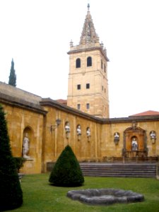 Oviedo - Jardín de los Reyes Caudillos 1