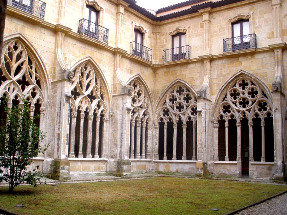 Oviedo - Catedral, claustro 12