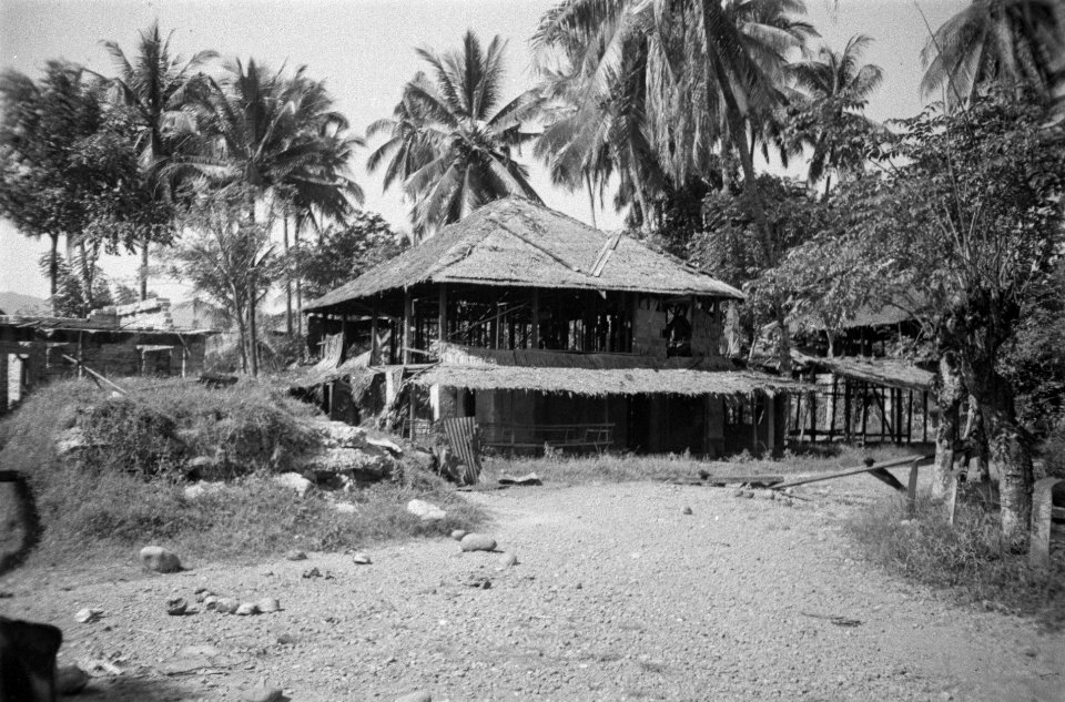 Padang Republikeinse bunker en een half afgebouwde huis op de driesprong bij ka, Bestanddeelnr 4596