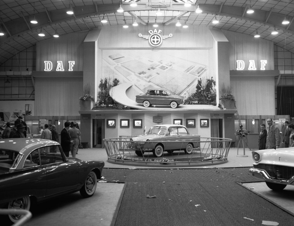 Overzichten van de opbouw autotentoonstelling RAI, Bestanddeelnr 909-3309