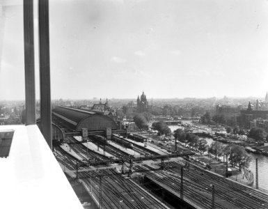 Overzichten van Amsterdam vanaf het havengebouw, Bestanddeelnr 911-5937