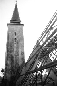 Padang-sector Het vernielde Protestantse kerkje te Padang., Bestanddeelnr 4603