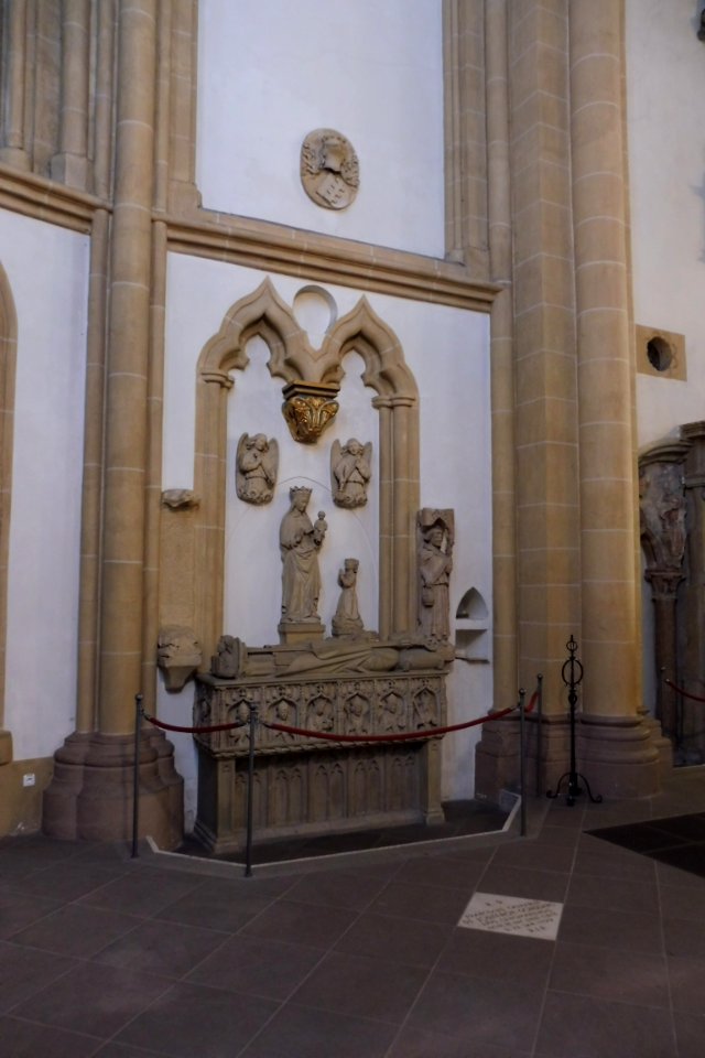 Paderborn - Dom - Rothodenkmal - 5