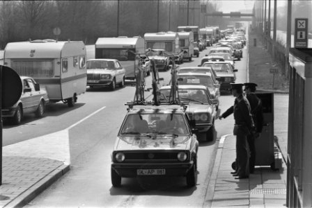 Paasdrukte bij grensovergang Bergh, Bestanddeelnr 932-9378