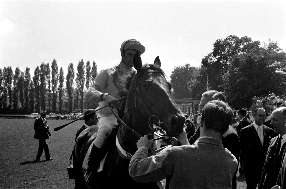 Paardensport, Bestanddeelnr 922-6230