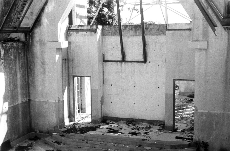 Padang-sector Het vernielde Protestantse kerkje te Padang, Bestanddeelnr 4604