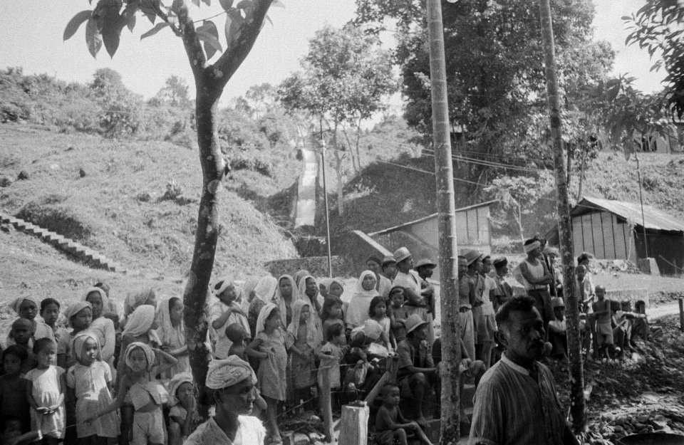 Padang Overal in de bevrijde gebieden waar de Nederlandse troepen hun kampement, Bestanddeelnr 364-3-4