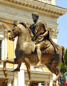 Horse bronze emperor