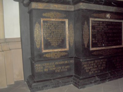 Paderborn - Dom - Grabmal Fürstenberg, Inschrift - links