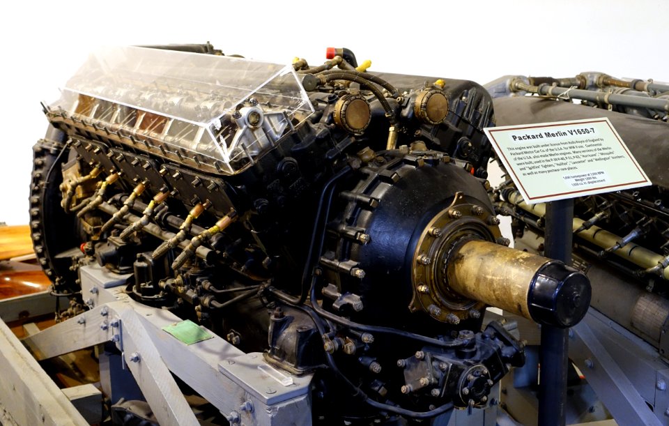 Packard Merlin V1650-7 aircraft engine - Hiller Aviation Museum - San Carlos, California - DSC03052