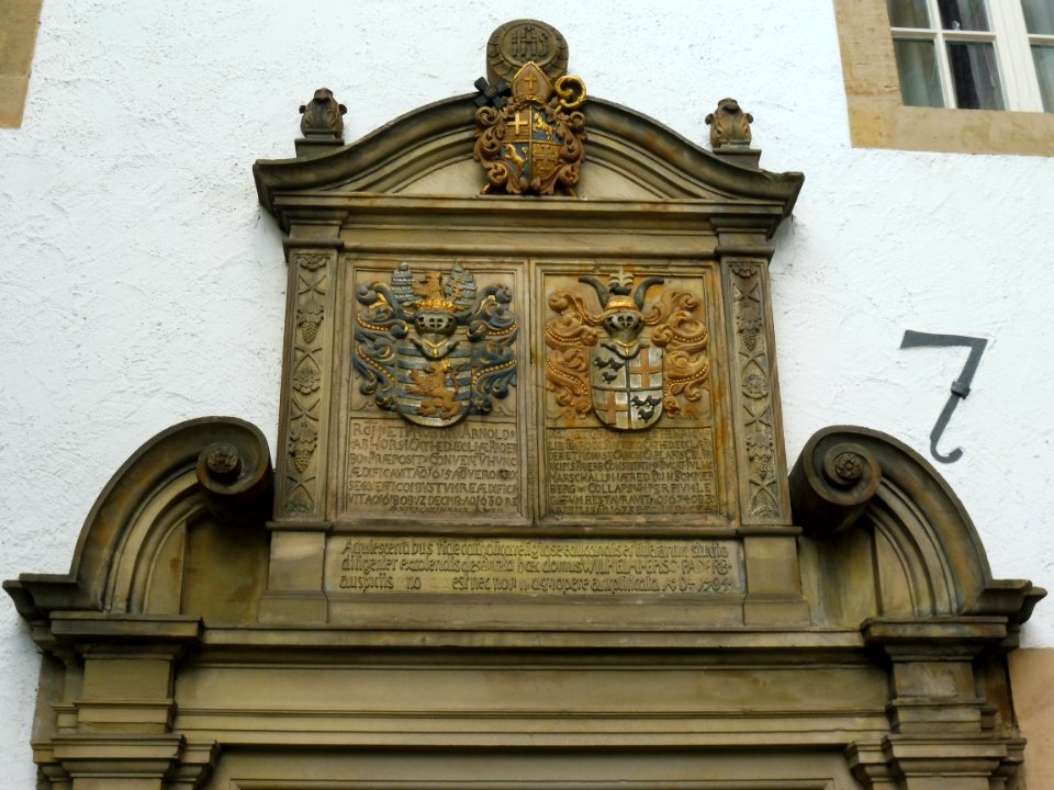 Paderborn - Collegium Liborianum - Portal - Wappen, Inschriften