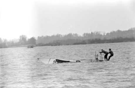 Paasregatta, zeilwedstrijden te Loosdrecht. Actiefotos tijdens zeilwedstrijden, Bestanddeelnr 921-2521