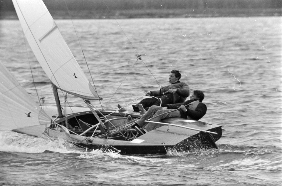 Paasregatta, zeilwedstrijden te Loosdrecht. Actiefotos tijdens zeilwedstrijden, Bestanddeelnr 921-2519