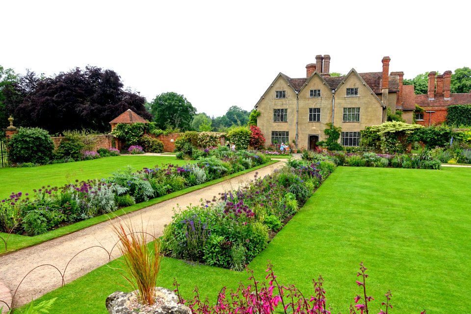 Packwood House and gardens - Warwickshire, England - DSC08593