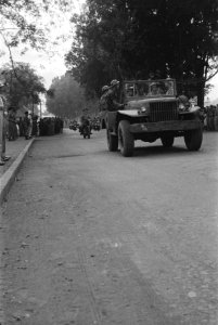 Padang. Militaire parade, Bestanddeelnr 501-1-4