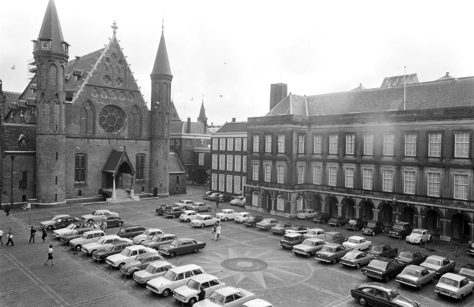 Overzicht Binnenhof Den Haag , ext. nr 6 Ridderzaal en r. Tweede Kamer, nr. 8,9, Bestanddeelnr 922-7426
