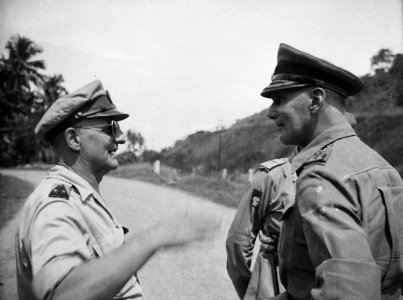 Padang. Woensdag 2 juni 1948 arriveerde te Padang de Kwartiermeester-Generaal in, Bestanddeelnr 13739