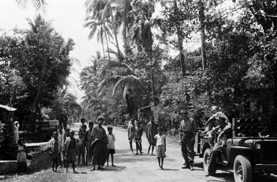Padang. Bevreesd voor represaille en terreur van terugtrekkende TNI troepen, hou, Bestanddeelnr 1923