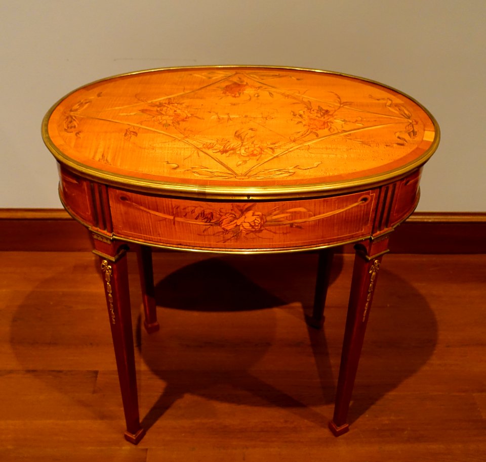 Oval table by David Roentgen, Germany, Neuwied-at-the-Rhine, many woods, gilt bronze, iron, brass, steel, 58.75.39 - Metropolitan Museum of Art - New York City - DSC07651