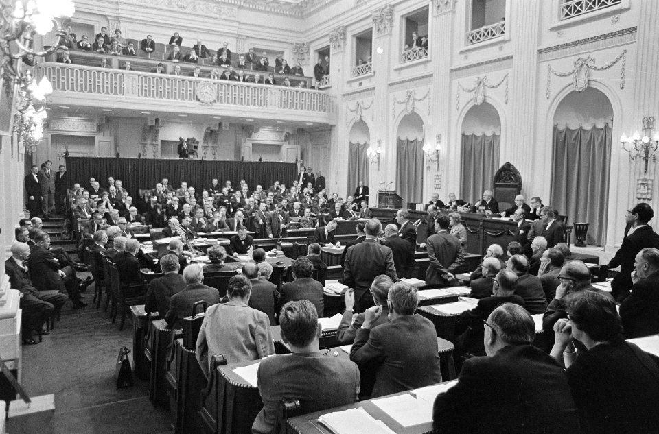 Overzicht van de kamer om 23.15 uur, Bestanddeelnr 919-8384
