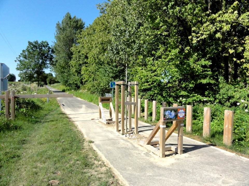 Ourville-en-Caux (Seine-Mar.) Véloroute du lin (01)