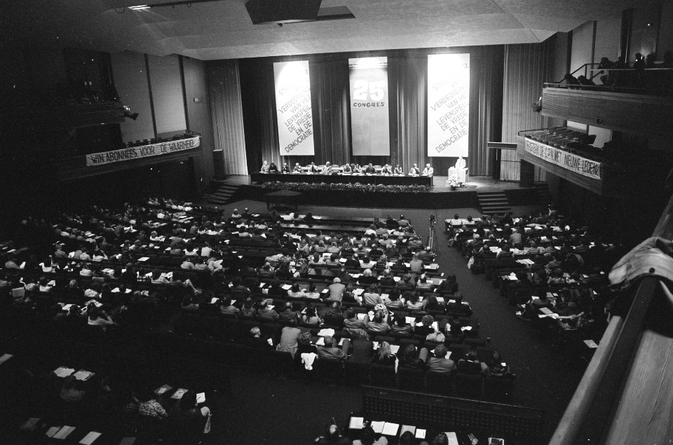 Overzicht van de zaal tijdens het congres, Bestanddeelnr 927-9748