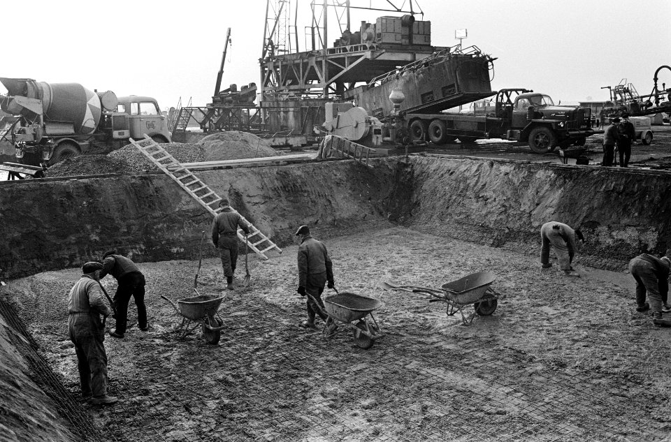 Overzicht van de opnieuw gestartte gasboring Sleen na de blow-out (gas dat langs, Bestanddeelnr 918-5396