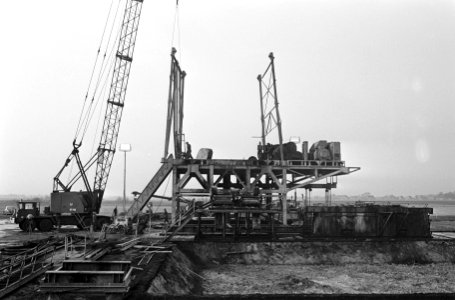 Overzicht van de opnieuw gestartte gasboring Sleen na de blow-out (gas dat langs, Bestanddeelnr 918-5395