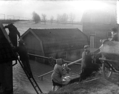Overstromingsplaatsjes exclusieven. Evacuatie te Wieldrecht, Bestanddeelnr 905-5189