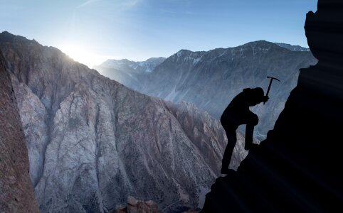 Mountains mountaineer defeat