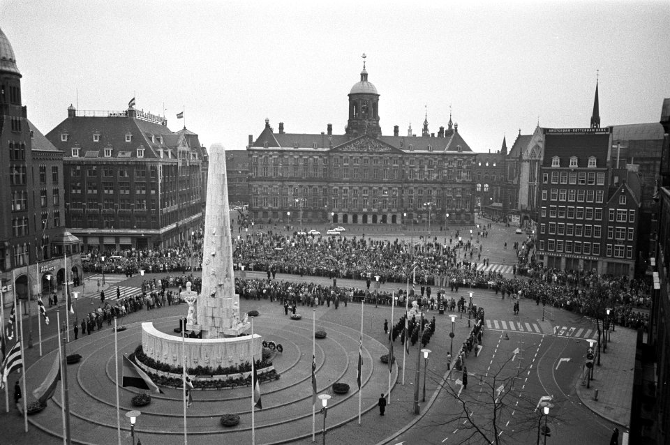 Overzicht van de plechtigheid op de Dam, Bestanddeelnr 925-5795