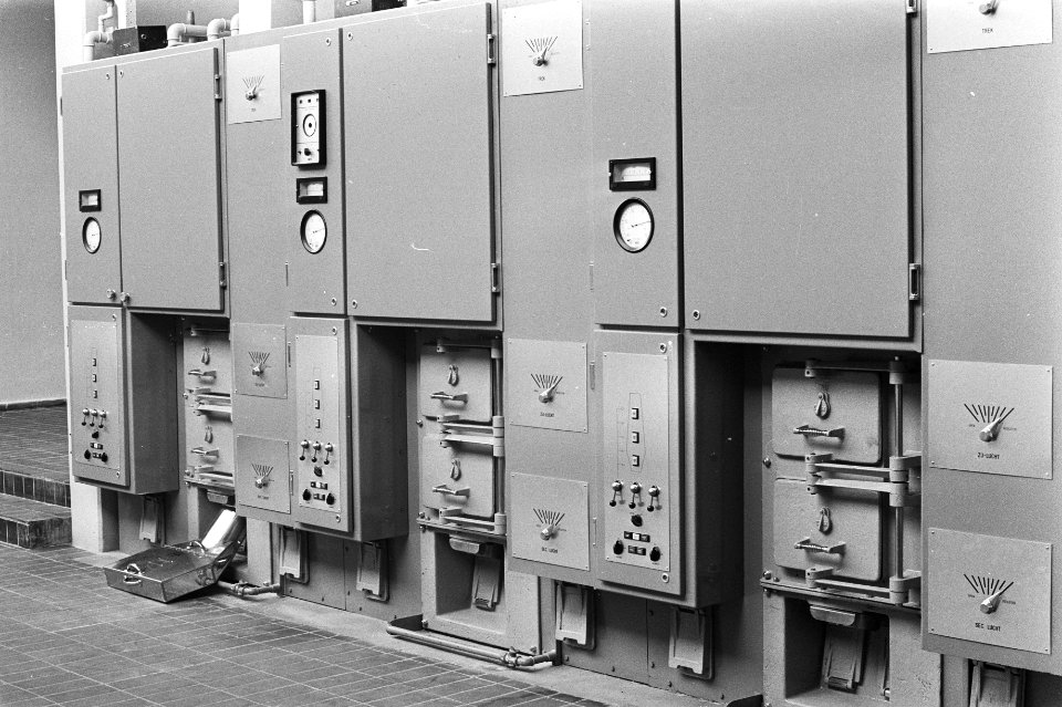 Ovens van het nieuwe crematorium, Bestanddeelnr 924-5881