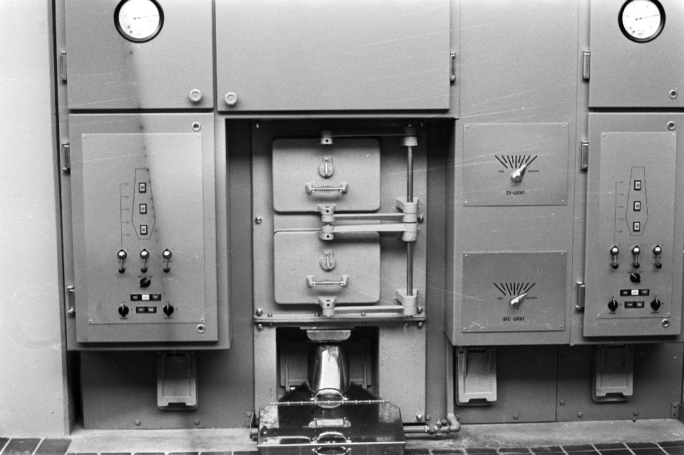 Ovens van het nieuwe crematorium, Bestanddeelnr 924-5880